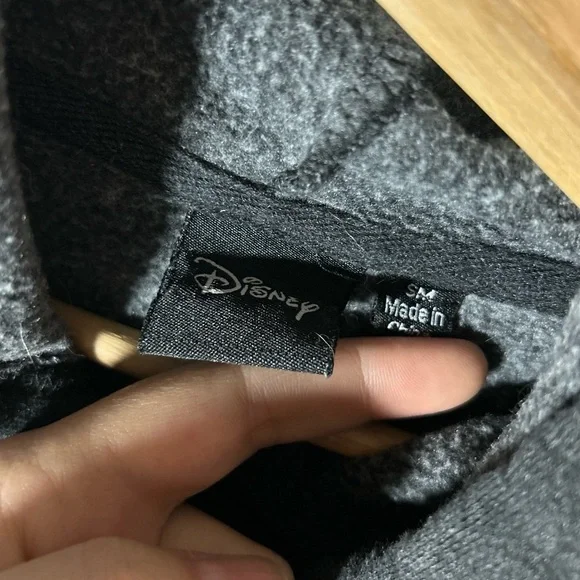 Disney Dumbo Dark Gray Graphic Hoodie, Vintage Feel, Size Medium - Picture 5 of 8